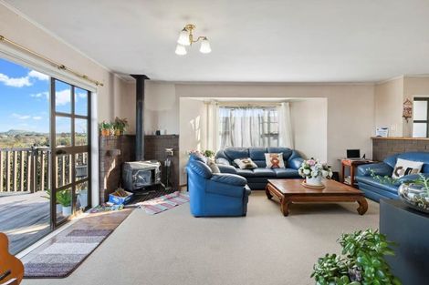 Photo of property in 16 Lewisham Street, Highland Park, Auckland, 2010