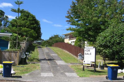 Photo of property in 13 Ridgewood Crescent, Birkenhead, Auckland, 0626