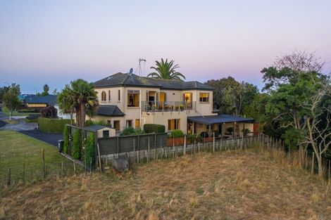 Photo of property in 12 Harrogate Place, Grandview Heights, Hamilton, 3200