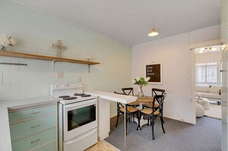 Photo of property in 3/12 Jillett Street, Titahi Bay, Porirua, 5022