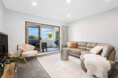 Photo of property in 61 Quadrant Heights, Paraparaumu, 5032