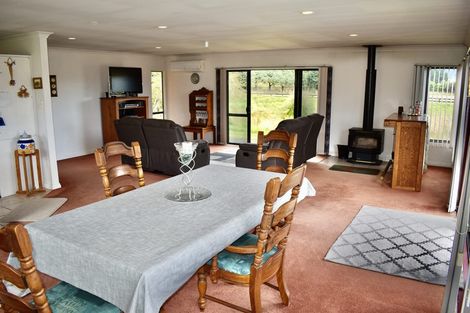 Photo of property in 12 Te Horo Beach Road, Te Horo, Otaki, 5581