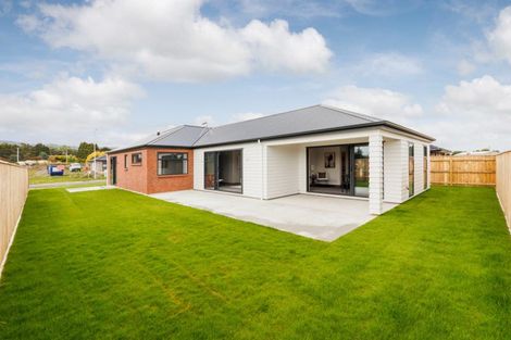 Photo of property in 9 Pahiki Crescent, Levin, 5510