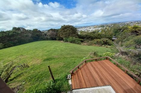 Photo of property in 31 Sunset Road, Totara Vale, Auckland, 0632