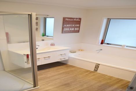 Photo of property in 22 Kamahi Crescent, Papamoa Beach, Papamoa, 3118