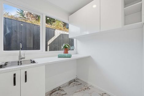 Photo of property in 21 Lawrence Crescent, Hillpark, Auckland, 2102