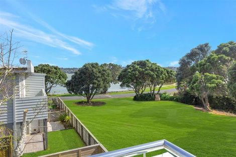 Photo of property in 1/37 Kiwi Esplanade, Mangere Bridge, Auckland, 2022