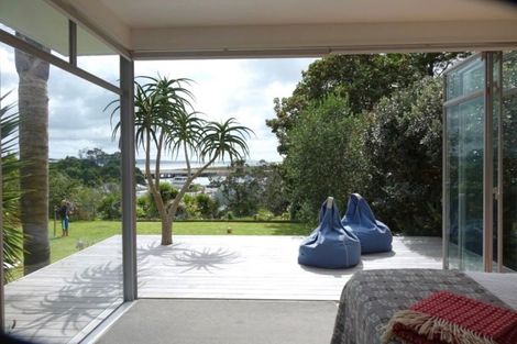 Photo of property in 42 Covil Avenue, Te Atatu South, Auckland, 0610