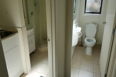 Photo of property in 8d Schnapper Rock Road, Schnapper Rock, Auckland, 0632