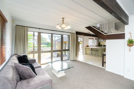 Photo of property in 92 Glen Lynne Avenue, Queenwood, Hamilton, 3210