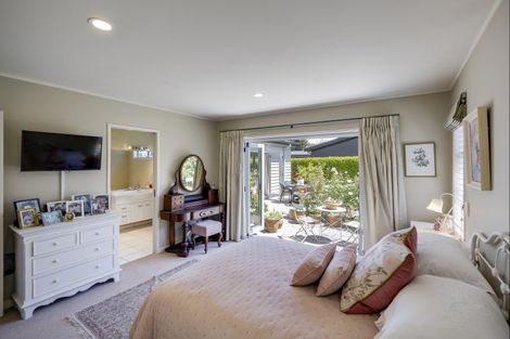 Photo of property in 28a Middle Road, Havelock North, 4130