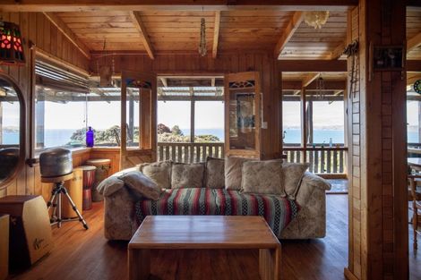 Photo of property in 37 Whaanga Road, Raglan, 3297