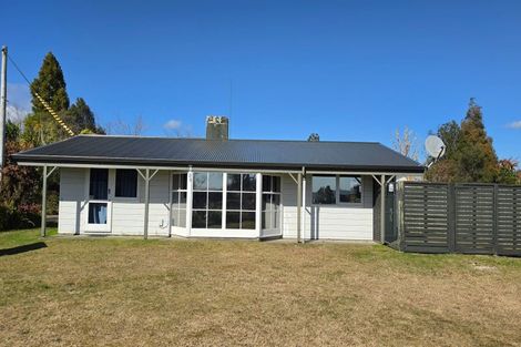 Photo of property in 20 Willow Avenue, Hannahs Bay, Rotorua, 3010