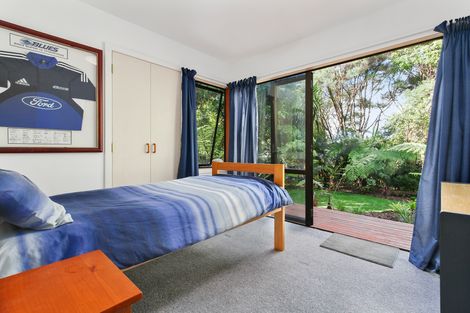Photo of property in 1048 Scenic Drive North, Swanson, Auckland, 0816