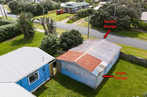Photo of property in 8-10 Kelly Street, Baylys Beach, Dargaville, 0377
