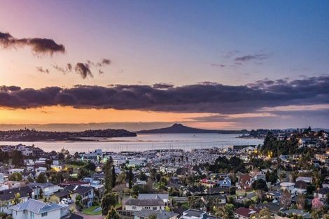 Photo of property in 2/21 Sunderlands Road, Half Moon Bay, Auckland, 2012