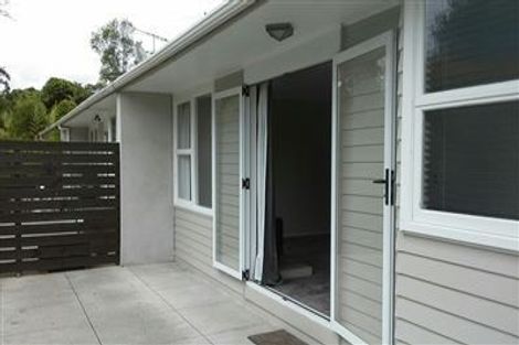 Photo of property in 2/39 St Peters Street, Northcote, Auckland, 0627