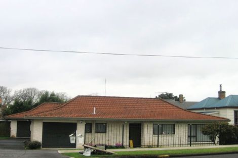 Photo of property in 2/10 Onslow Road, Papakura, 2110