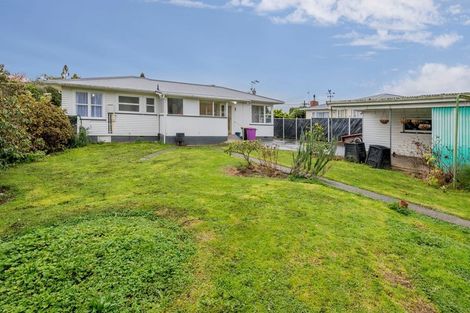 Photo of property in 12 Highbury Drive, Levin, 5510