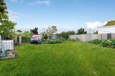 Photo of property in 7 Enderby Drive, Te Atatu Peninsula, Auckland, 0610