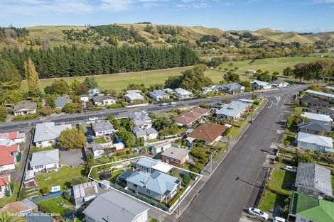 Photo of property in 13 Waverley Street, Waipawa, 4210