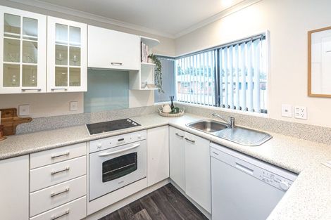 Photo of property in 1 Loader Place, Tawhero, Whanganui, 4501