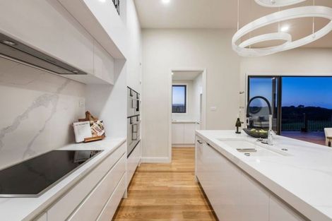 Photo of property in 7 Headland Drive, Long Bay, Auckland, 0630