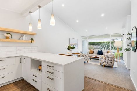 Photo of property in 3/6 North Avenue, Narrow Neck, Auckland, 0624