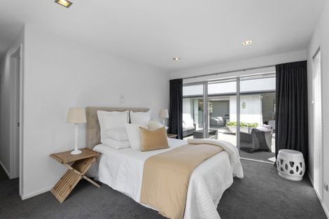 Photo of property in 5 Millpond Place, Parklands, Christchurch, 8083