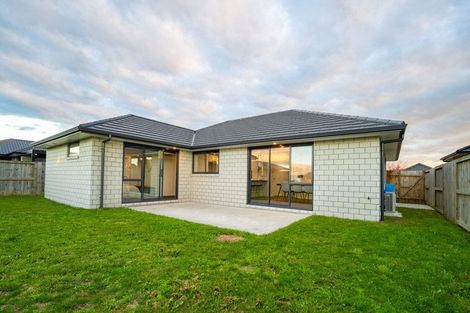 Photo of property in 18 Kimbrae Drive, Rototuna North, Hamilton, 3210