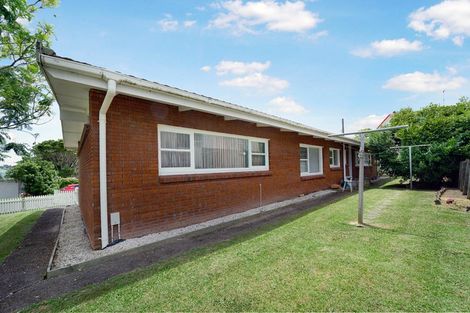 Photo of property in 80 Bruce Road, Glenfield, Auckland, 0629