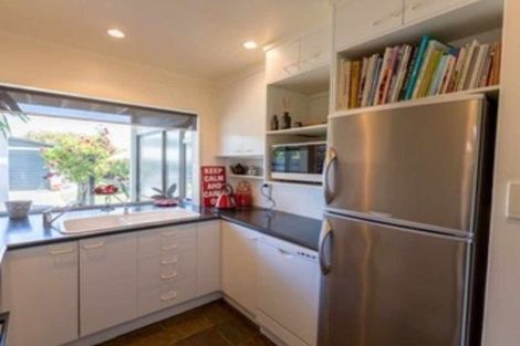 Photo of property in 27a Frimley Terrace, Waikanae Beach, Waikanae, 5036