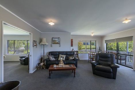 Photo of property in 37 Domain Road, Waipawa, 4210