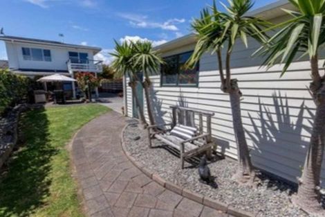 Photo of property in 27a Frimley Terrace, Waikanae Beach, Waikanae, 5036