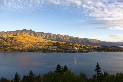 Photo of property in 11 Sunrise Lane, Queenstown, 9300