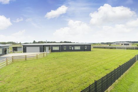 Photo of property in 15 Highland View Drive, Tokomaru, Palmerston North, 4474