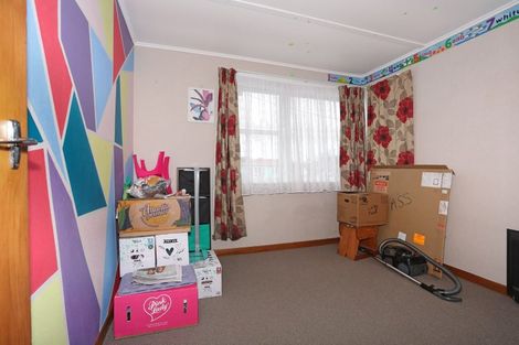 Photo of property in 11 Ngahina Street, Marton, 4710