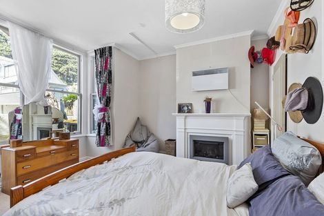 Photo of property in 92 Austin Street, Mount Victoria, Wellington, 6011