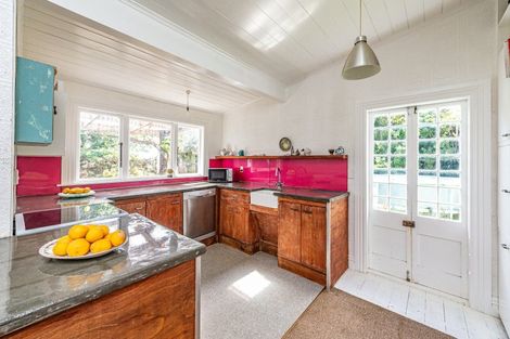 Photo of property in 26 Hussey Street, Waverley, 4510