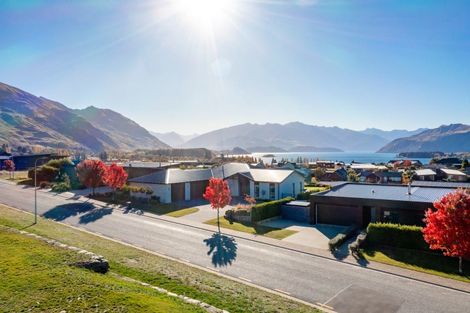 Photo of property in 14 Cochrane Close, Wanaka, 9305