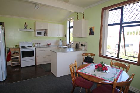 Photo of property in 15 Kelvin Street, South Hill, Oamaru, 9400