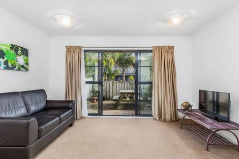 Photo of property in 24/8 Carolina Place, Albany, Auckland, 0632