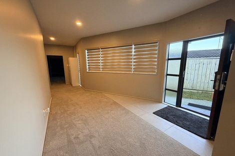 Photo of property in 2/24 Bonito Place, Bayview, Auckland, 0629