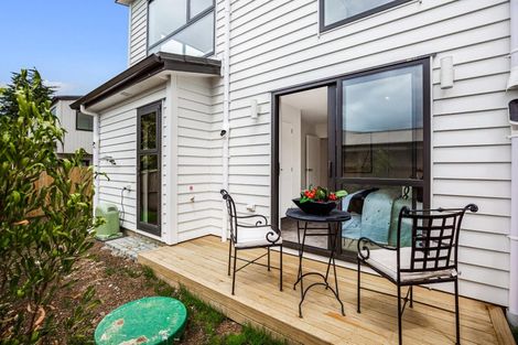 Photo of property in 16a Sheridan Drive, New Lynn, Auckland, 0600