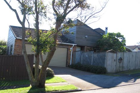 Photo of property in 7 Kingsclere Place, Goodwood Heights, Auckland, 2105