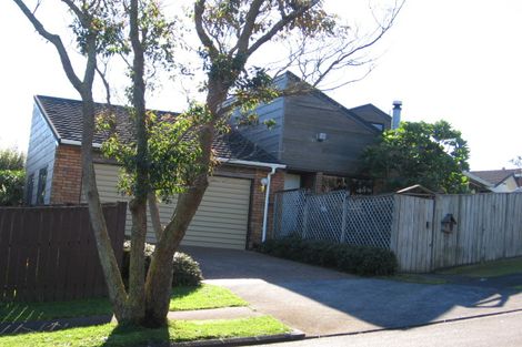 Photo of property in 7 Kingsclere Place, Goodwood Heights, Auckland, 2105