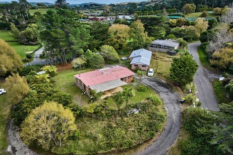 Photo of property in 138 Paekakariki Hill Road, Pauatahanui, Porirua, 5381