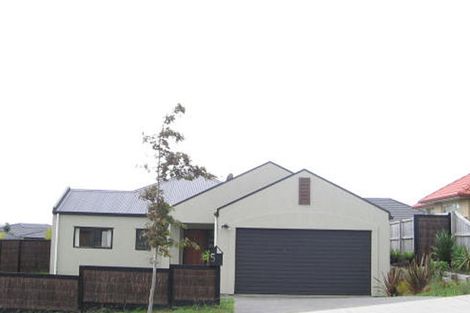 Photo of property in 5 Lake Panorama Drive, Henderson, Auckland, 0612