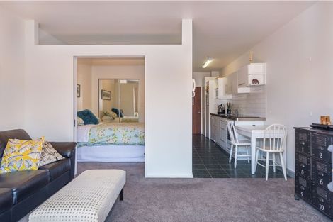 Photo of property in Atrium Apartments, 2o/154 The Terrace, Wellington Central, Wellington, 6011