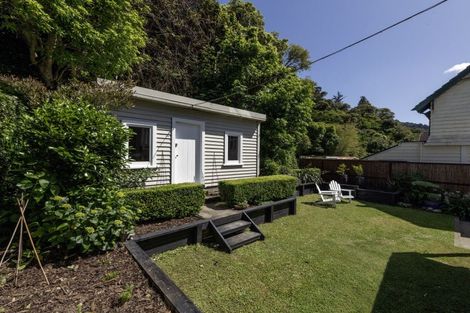 Photo of property in 8 Glen Road, Kelburn, Wellington, 6012